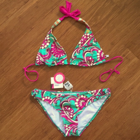 BILLABONG reversible bikini: not available in US!